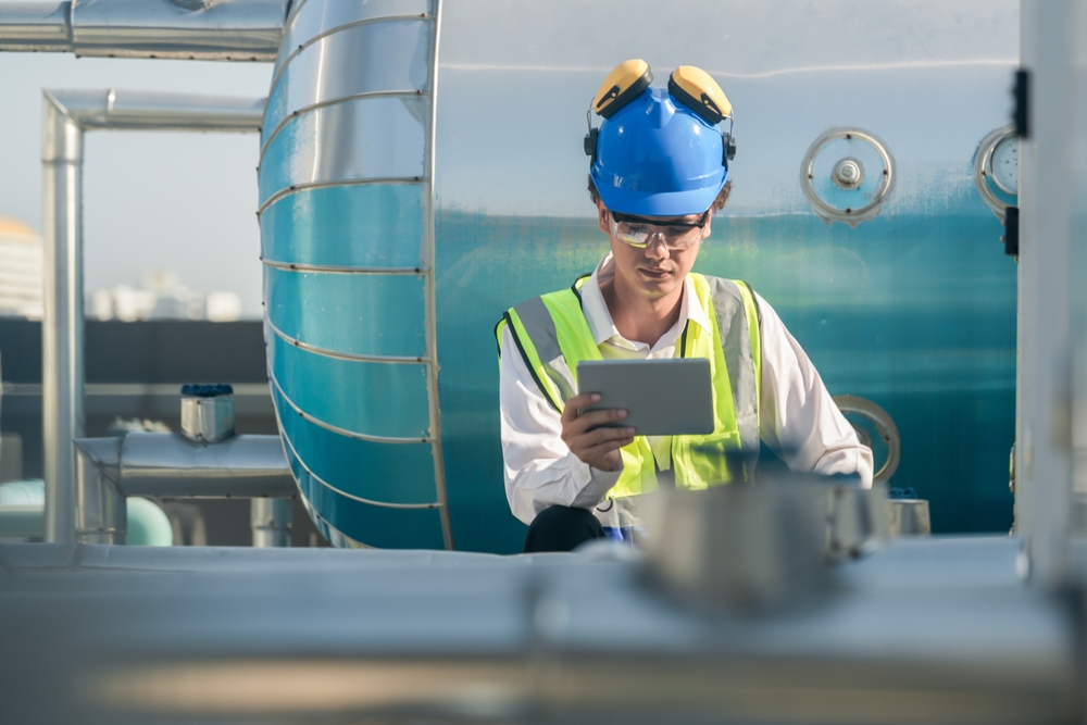 technical professional doing a commercial energy audit